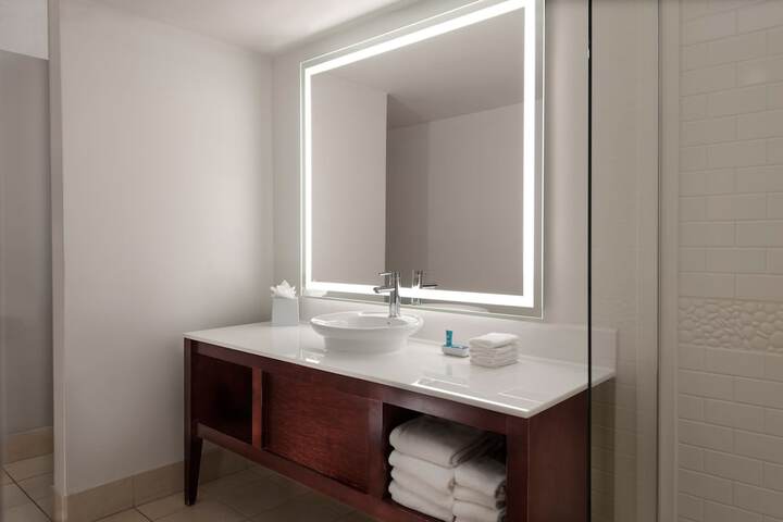 Room 15 of 43