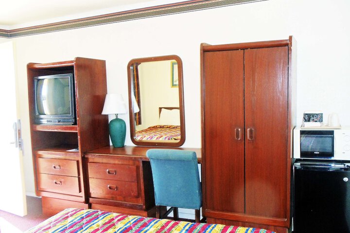 Antlers Budget Inn