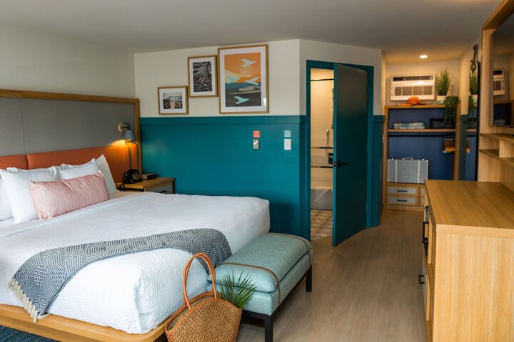 Room 19 of 33