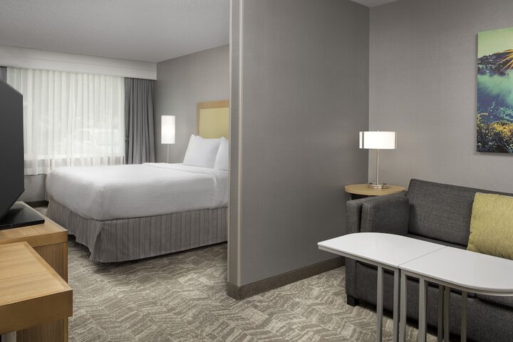 Room 42 of 65