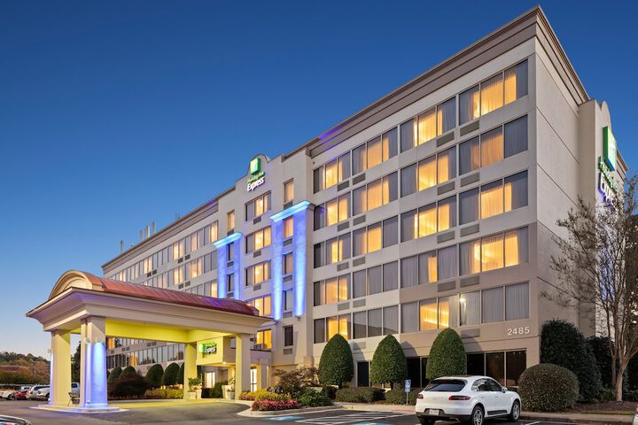 Hotel 8 of 43