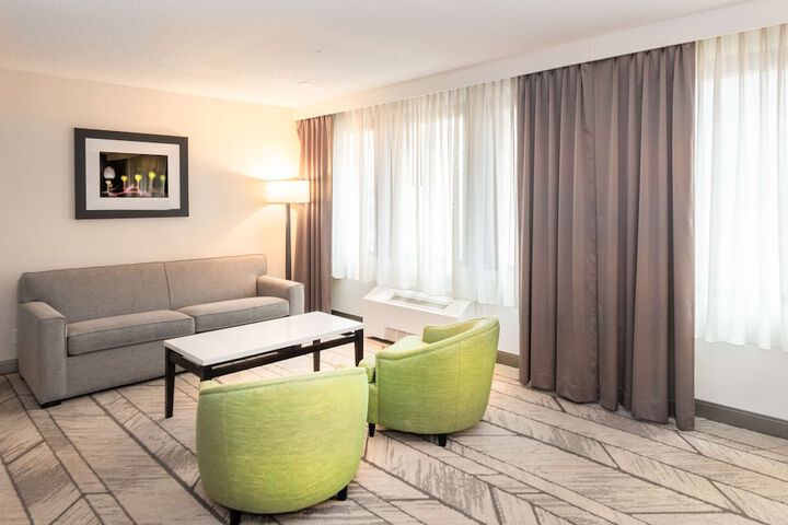 DoubleTree by Hilton Newark Penn Station