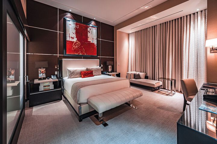 Room 106 of 210