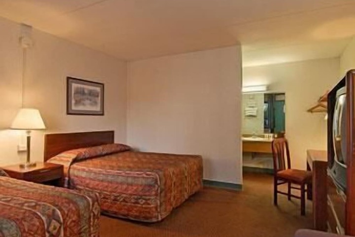 Room 11 of 23
