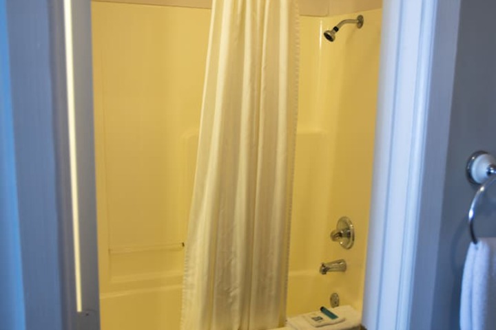 Room 4 of 42
