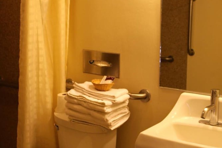 Room 33 of 52