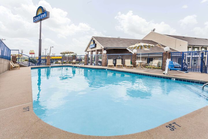 Pool 3 of 14