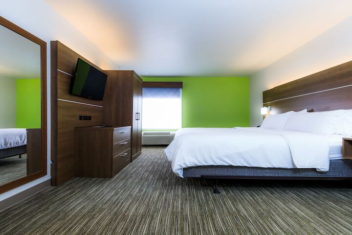 Room 9 of 30