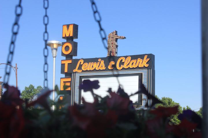 Hotel Exterior 69 of 77
