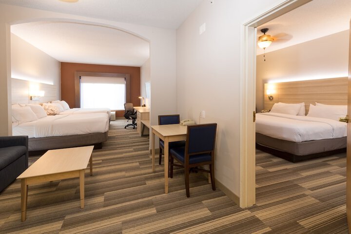 Holiday Inn Express Hotel & Suites Detroit - Utica by IHG