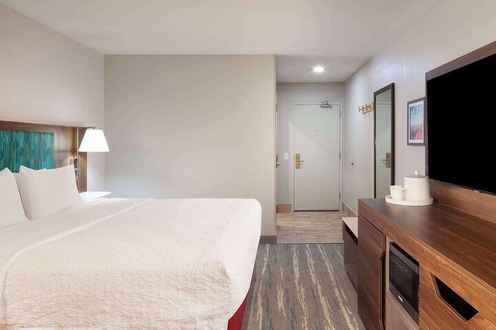 Room 18 of 36