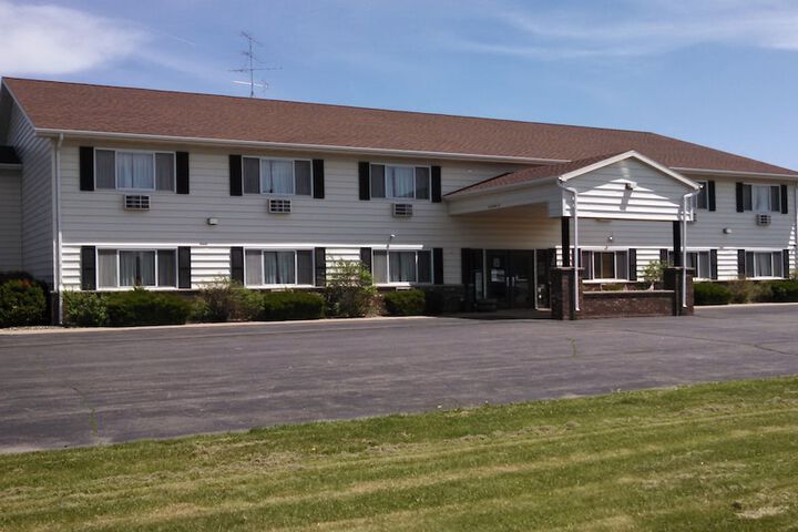 AmeriVu Inn and Suites