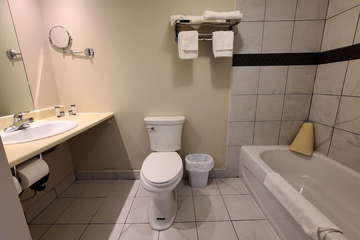 Room 8 of 29