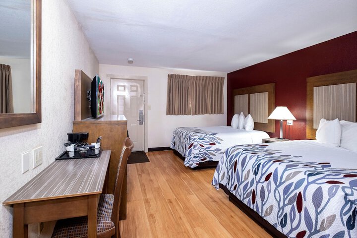 Room 13 of 37
