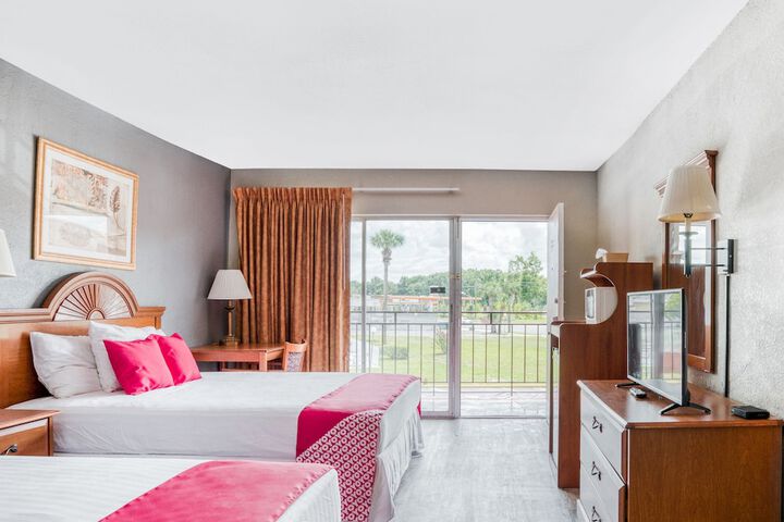 Room 21 of 28