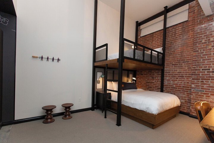 Crossroads Hotel