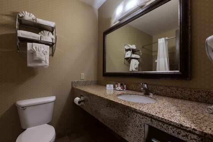 Room 43 of 170