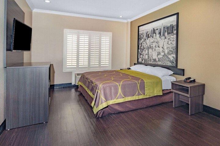 Room 19 of 32