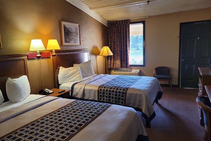 Room 17 of 37