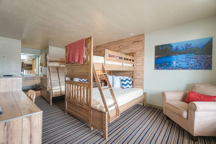 Blue Lakes Inn & Extended Stay