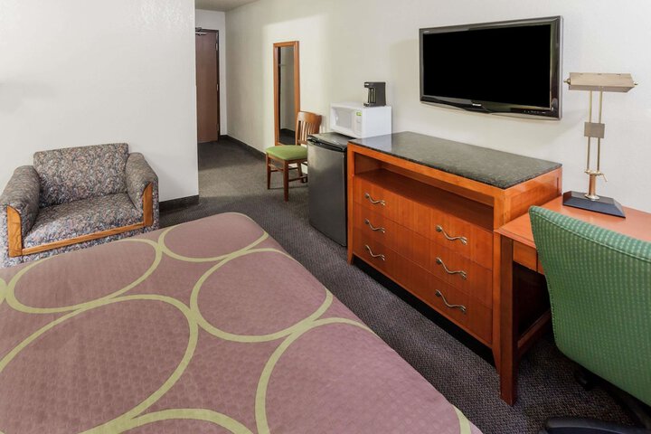 Room 19 of 36