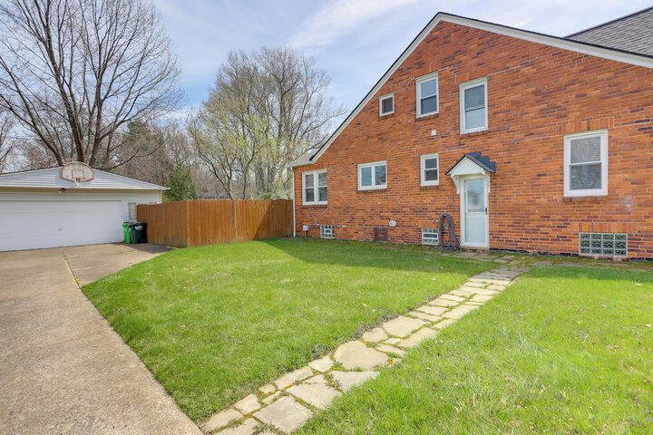 Walk to Lake Erie: Chic Home Private Yard & Deck