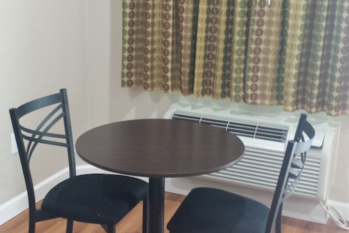 Room 33 of 46