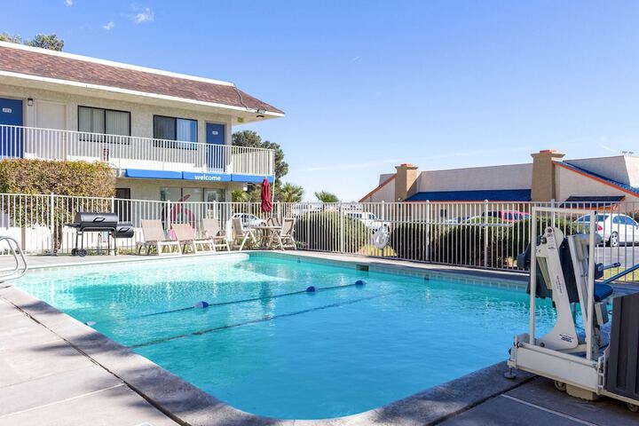 Motel 6 Mojave CA