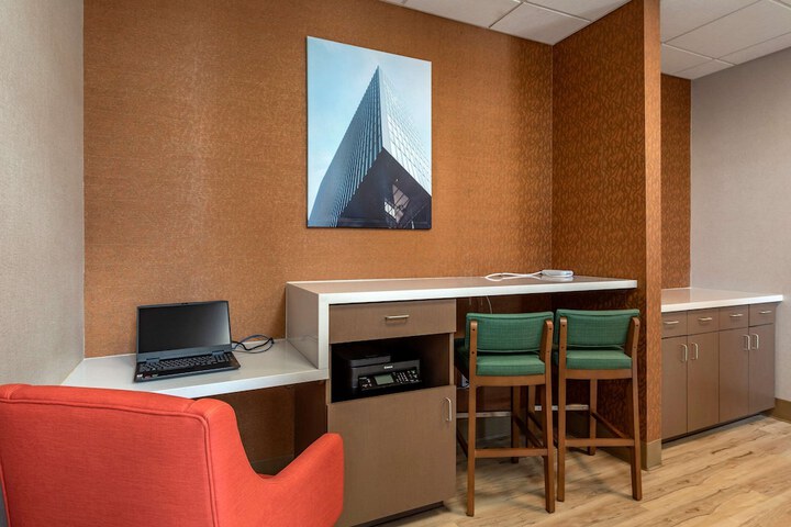 Business Center 71 of 71