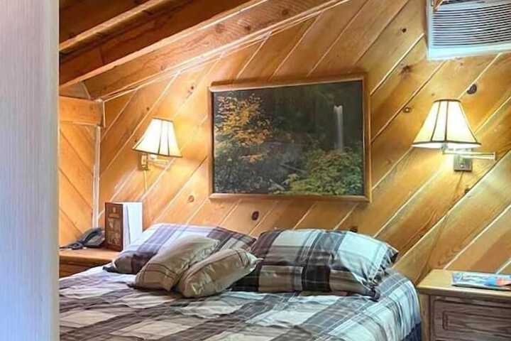 Room 14 of 28