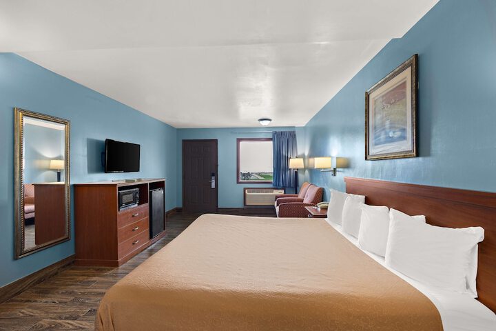 Room 8 of 27