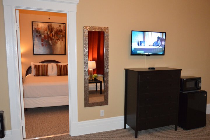Room 22 of 35