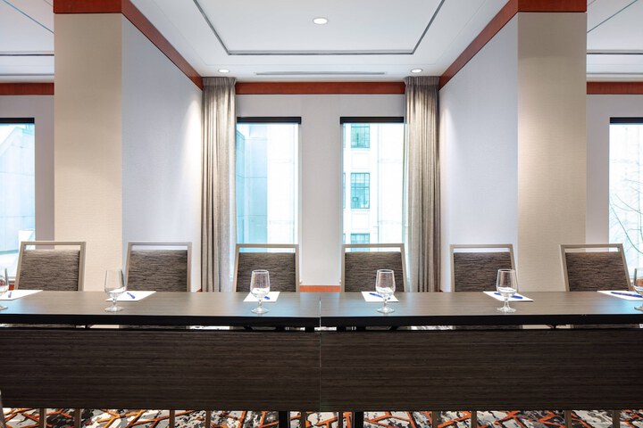 Delta Hotels by Marriott Vancouver Downtown Suites - Downtown Vancouver