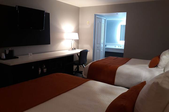 Room 6 of 12