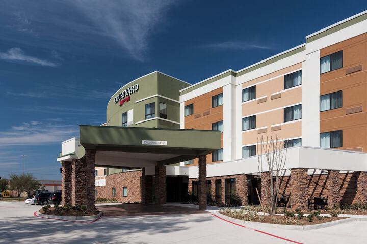 Courtyard by Marriott Houston North / Shenandoah
