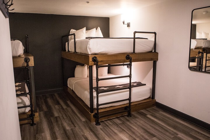 Room 42 of 97