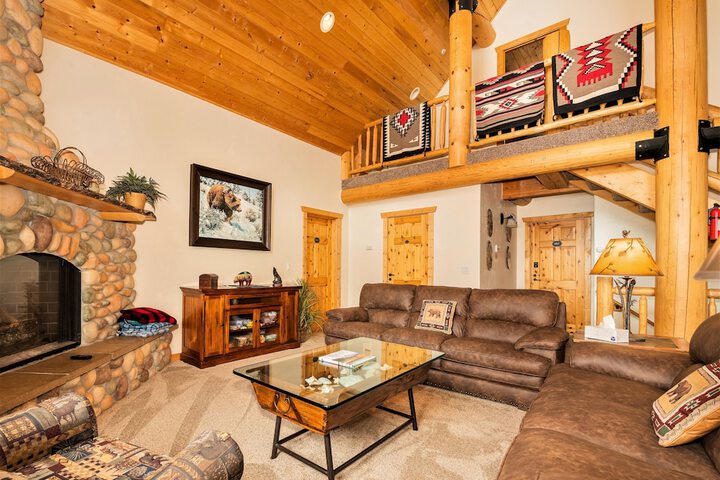 The Hideaway Lodge