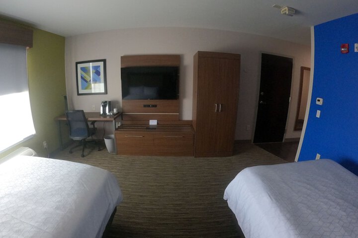 Room 44 of 90
