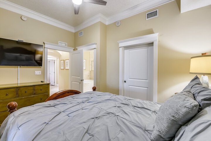 Room 215 of 308