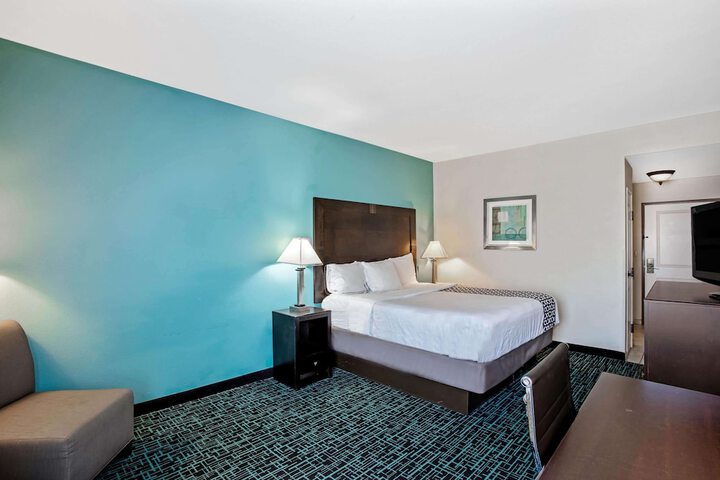 Room 14 of 27