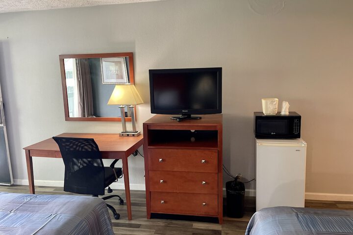 Room 18 of 37