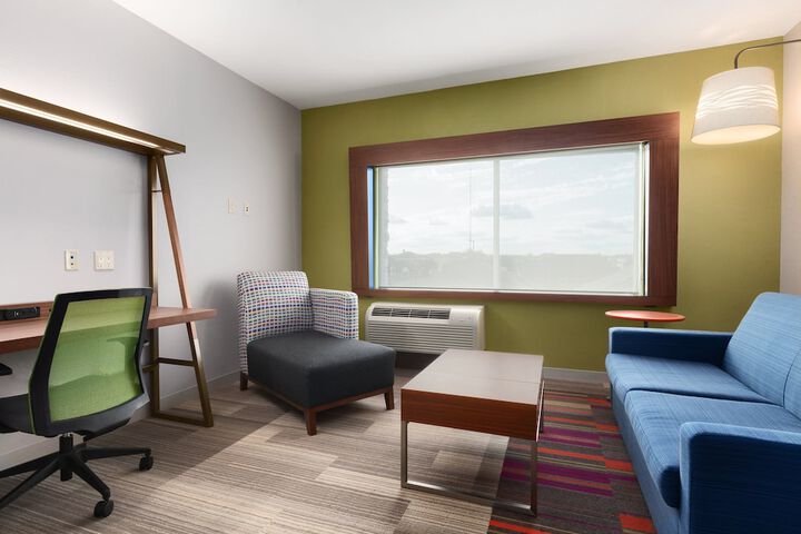 Holiday Inn Express & Suites Edinburg-McAllen Area by IHG
