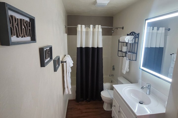 Room 27 of 70