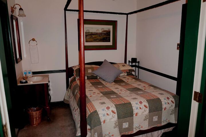 Room 8 of 61