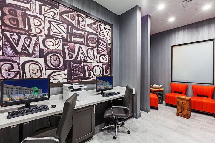 Holiday Inn Houston NE - Bush Airport Area by IHG