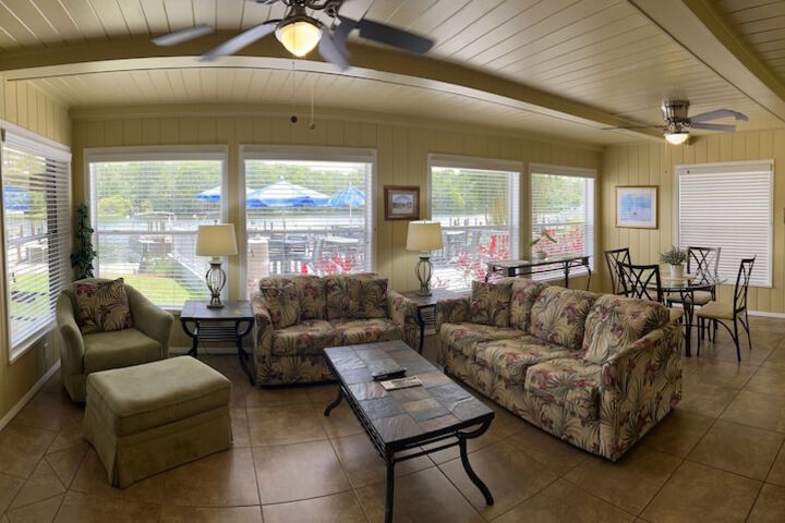 Hontoon Landing Resort & Marina