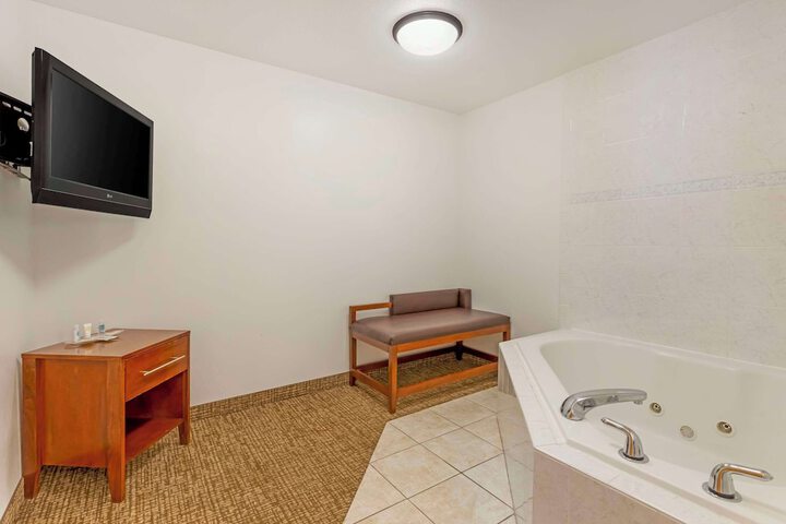 Room 26 of 42