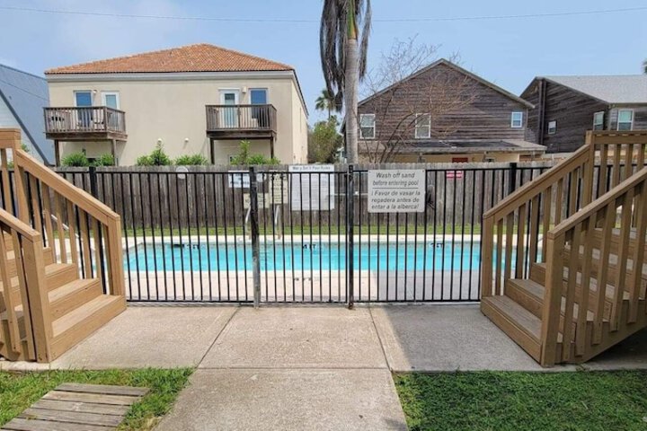 Pool 17 of 75