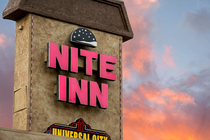 Nite Inn - Walking Distance to Universal Studios Hollywood