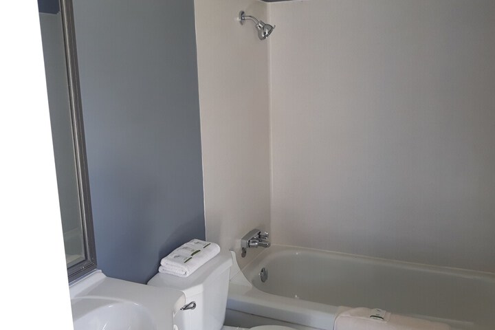 Room 46 of 101